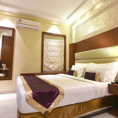 Aura Hotel Kalkuta Zewnętrze zdjęcie