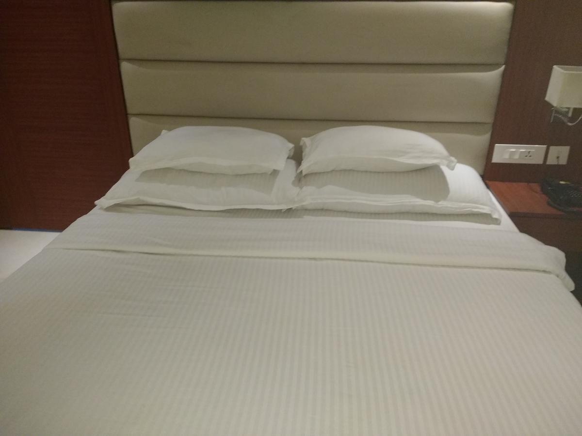 Aura Hotel Kalkuta Zewnętrze zdjęcie