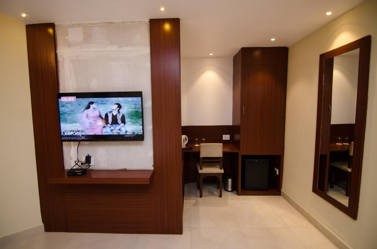 Aura Hotel Kalkuta Zewnętrze zdjęcie