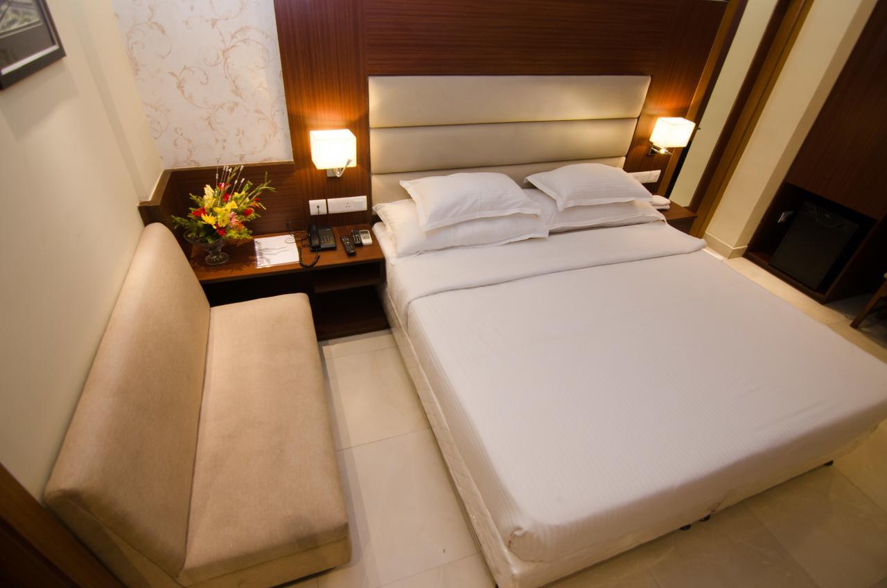 Aura Hotel Kalkuta Zewnętrze zdjęcie