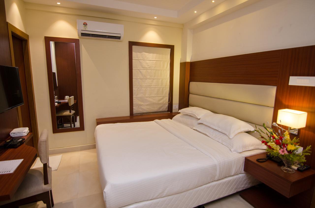 Aura Hotel Kalkuta Zewnętrze zdjęcie