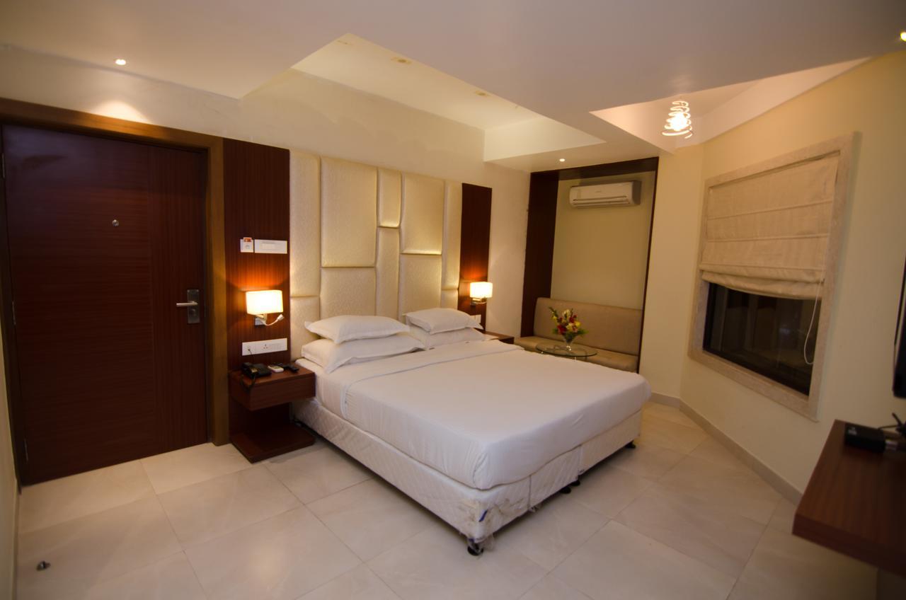 Aura Hotel Kalkuta Zewnętrze zdjęcie