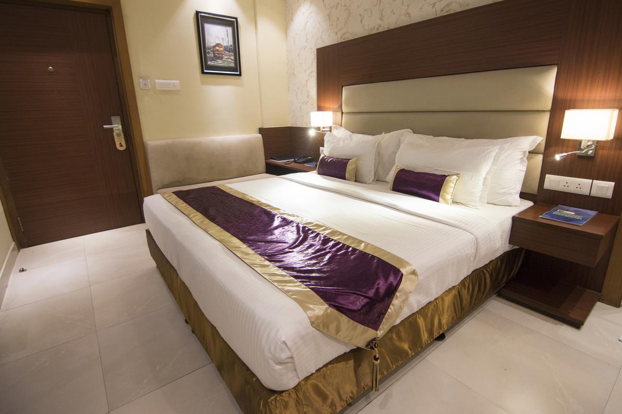 Aura Hotel Kalkuta Zewnętrze zdjęcie