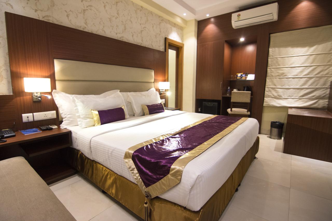 Aura Hotel Kalkuta Zewnętrze zdjęcie